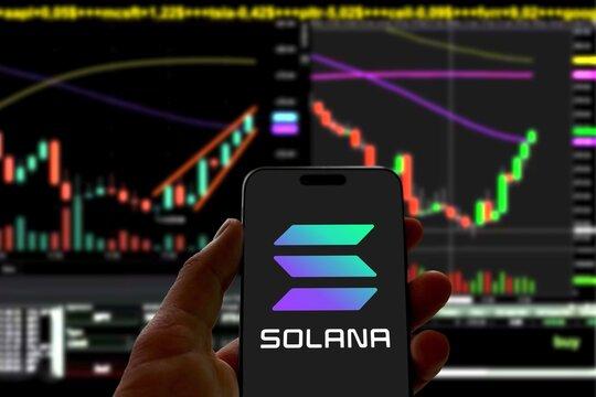 Solana 看起来势不可挡：杯柄形态预示着上涨至 425 美元的目标