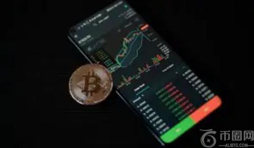 比特币价格反弹突破112,000美元 市场看涨情绪升温